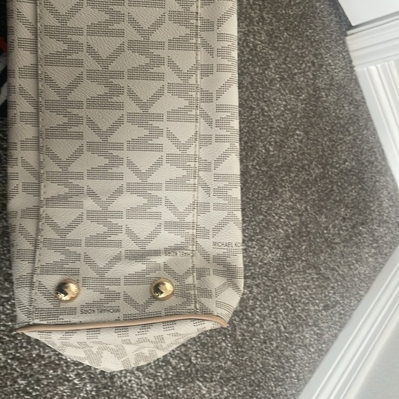 Michael Kors Bag - Picture 5 of 8